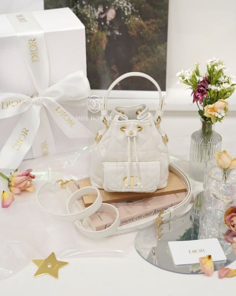 圖片 Dior Caro nano水桶包-白色(預購)