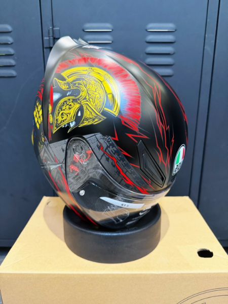 圖片 UPC騎士精品_台中店  AGV K-1 S 2025 GLADIATOR 安全帽 進口帽 全罩式安全帽 鏡片快拆