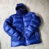 圖片 Moncler 寶藍徽章羽絨外套
