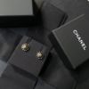 圖片 Chanel 新款小鈕釦花邊耳針
