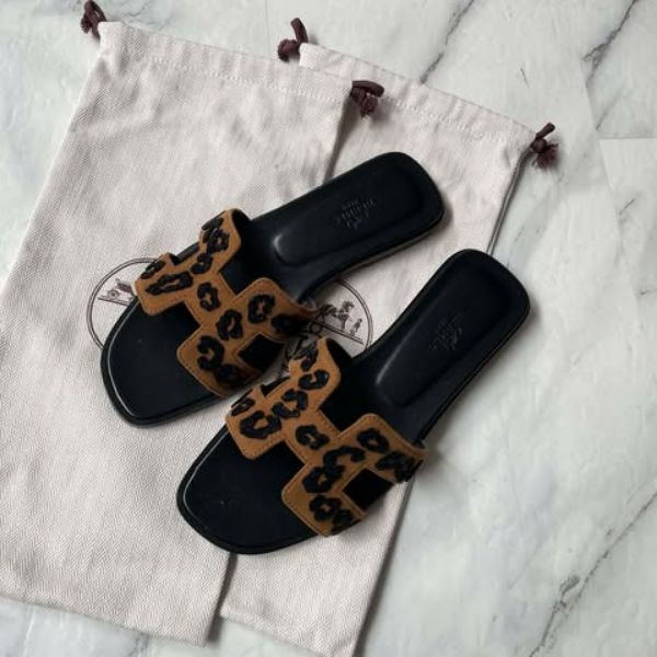 圖片 Hermes 豹紋麂皮Oran H 拖