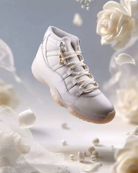 Nike Air Jordan 11 Retro Wmns Pearl White AR0715110	