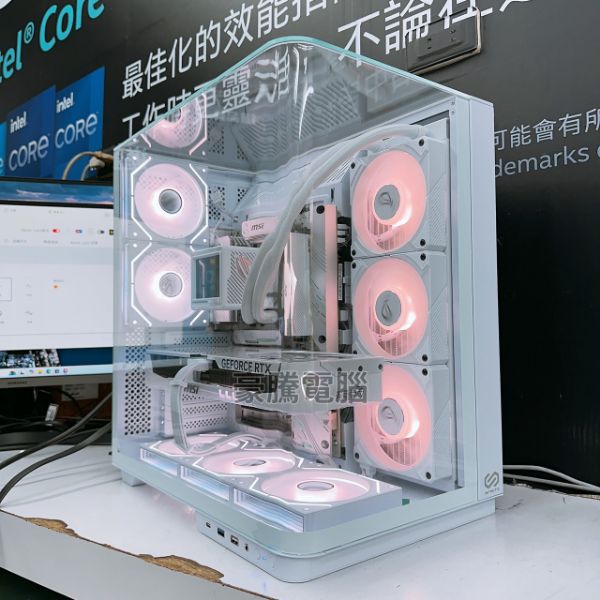 圖片 萌兔5號 AMD R7 9800X3D 獨顯 RTX5080 16G TRIO 白龍 電競主機 白色景觀機殼