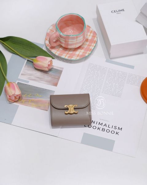 圖片 Celine 凱旋門釦小牛皮短夾-卵石色