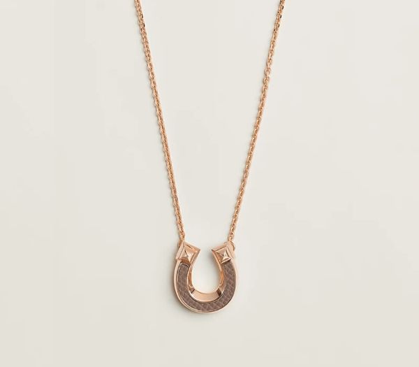 圖片 《現貨最低特價 》Hermes 愛馬仕 Epsom小牛皮和金屬 馬蹄造型項鍊 玫瑰金