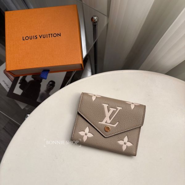 圖片 Louis Vuitton LV斑鳩灰奶油白信封三折短夾