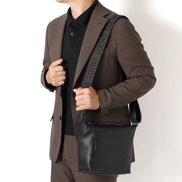 圖片 《我最便宜!全新正品》LOEWE 光滑小牛皮 Cubi 斜背包 黑色