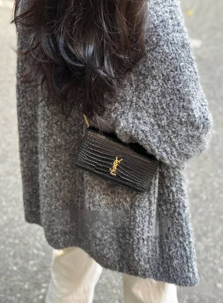 圖片 《現貨在台最低特價 》SAINT LAURENT YSL 鱷魚皮壓紋 亮面皮革肩帶鏈帶包