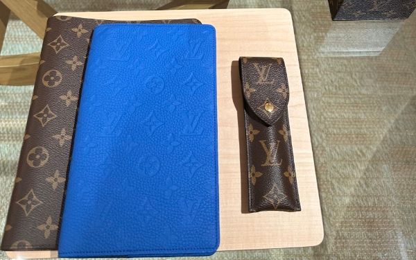 圖片 《現貨最低特價 》Louis Vuitton LV  經典Monogram老花筆套 