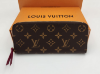 圖片 《在台現貨最低特價 》Louis Vuitton LV  經典老花拉鍊長夾 (紫紅色)