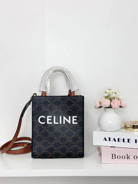 圖片 Celine 經典 老花 琴譜包