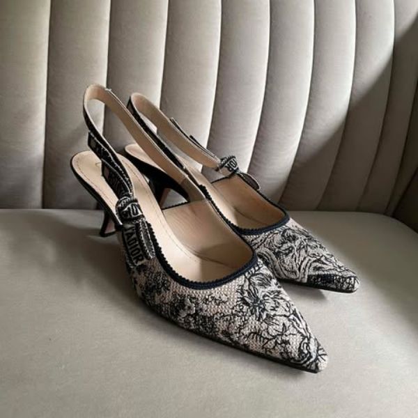 圖片 Dior 經典小貓跟刺繡跟鞋