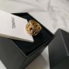 圖片 Chanel 24p金色寬版水鑽logo戒指