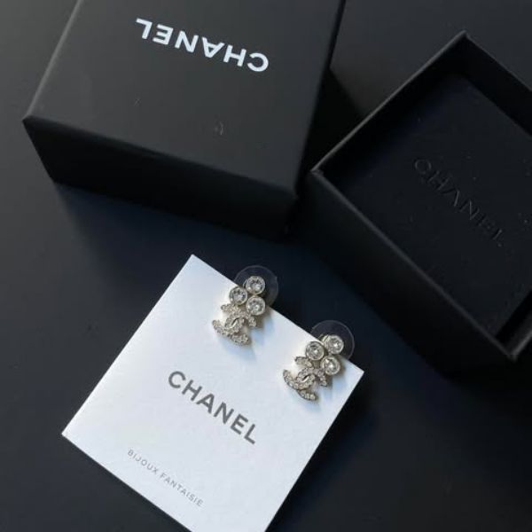 圖片 Chanel 水鑽logo小耳針
