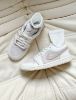 圖片 Nike Air Jordan 1 奶油粉 燕麥灰棕 麂皮 絨毛鞋帶 外縫線 奶油底 復古 HV4268-120/預購