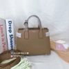 圖片 歐美代購🇺🇸台灣現貨 BURBERRY 8068557 BANNER 棉麻拼接牛皮兩用鏈包 駝色