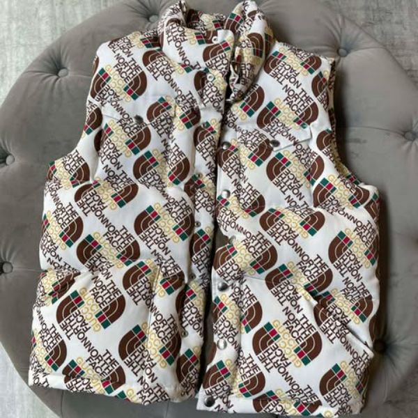 圖片 Gucci 北臉聯名滿logo羽絨背心