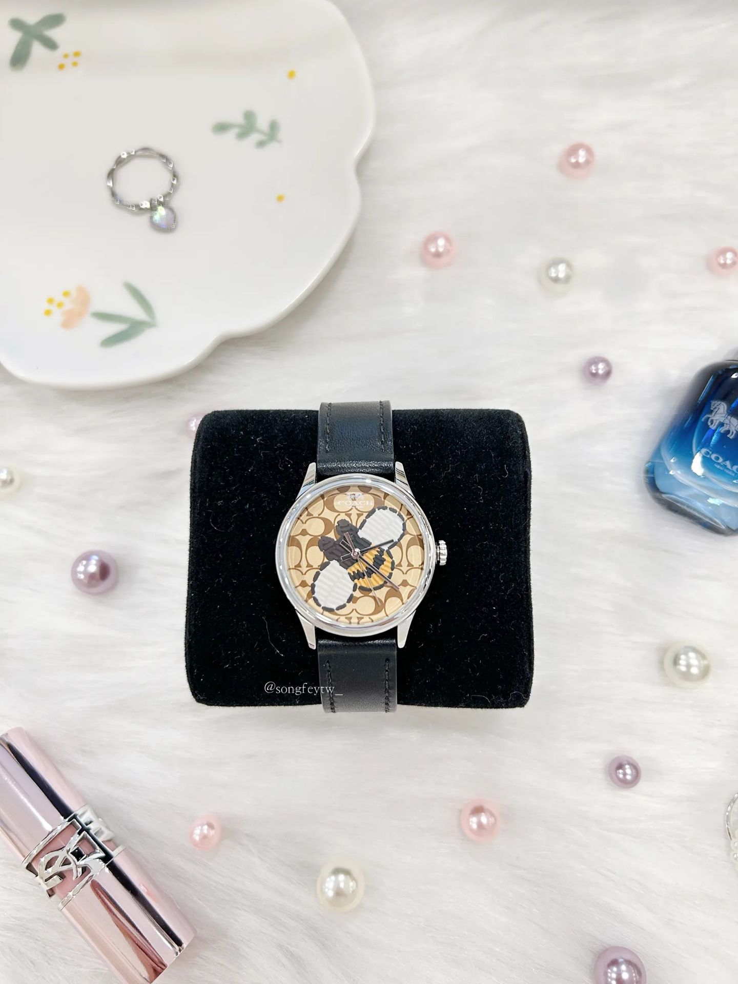  Coach 小錶徑 皮錶帶 手錶 蜜蜂