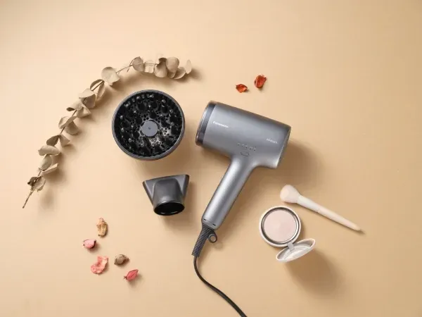 圖片 Panasonic 國際牌奈米水離子智慧溫控吹風機 EH-NA9N