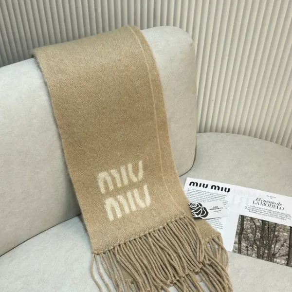 圖片 MIUMIU 奶茶色羊毛混馬海毛圍巾