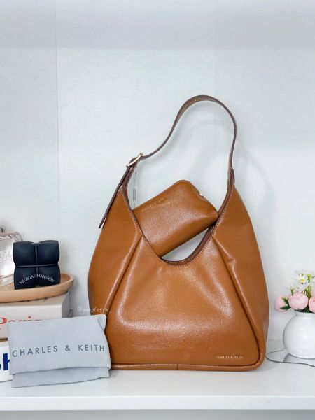 圖片 CHARLES & KEITH｜小CK 二合一流浪