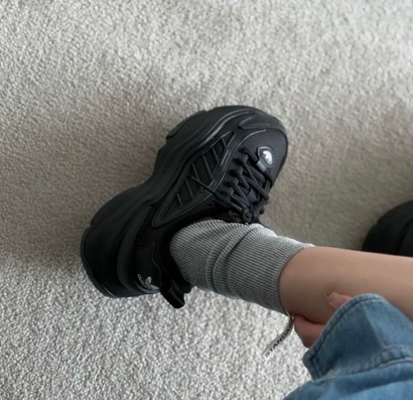 圖片 Adidas Originals Ozgaia Super Jet Black 黑色 厚底 老爹鞋⁣ 增高 全黑 女款 JQ4110/預購