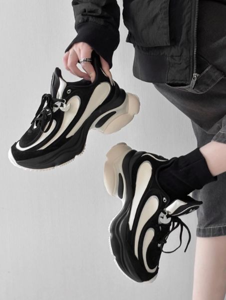 圖片 Adidas Originals Ozvenuz 黑白色 浮蝶鞋 皮革 厚底 復古 慢跑鞋 老爹鞋 HQ2679/預購