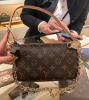 圖片 《在台現貨最低特價  最新》Louis Vuitton LV Monogram Pochette 雙背帶麻將包