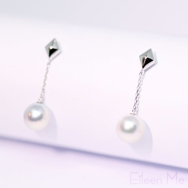 圖片 【ISOWA】月下雨滴 8.5mm AKOYA珍珠 無調藍 天然珍珠 菱形垂墜耳環 18K金耳針