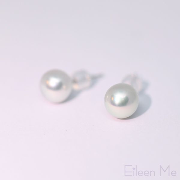 圖片 【ISOWA】深雪 8-8.5mm AKOYA珍珠 無調藍 天然珍珠 耳環 18K金耳針