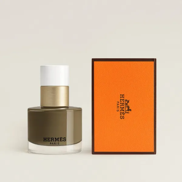 圖片 Hermès 愛馬仕彩妝 指甲油 Les Mains Nail polish #83卡其灰 Vert Bronze 15ml - 2024秋冬限量/專櫃緞帶包裝
