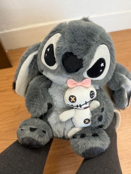 圖片 Disney 迪士尼 正版授權 夜色迷藏系列 史迪奇毛絨公仔 深灰色 娃娃 醜ㄚ頭 25公分 60公分 (任買兩件7-11免運)/預購