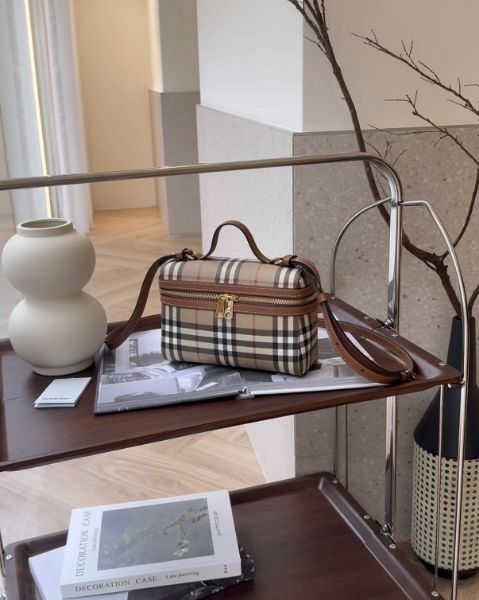 圖片 【BURBERRY】格紋盒子包 米色/石南棕