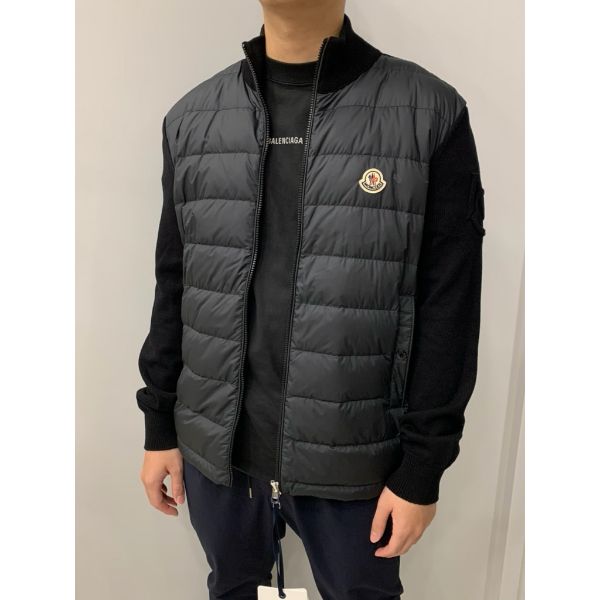 圖片 Moncler 最新款 手臂立體logo設計 黑色 半羽絨 立領外套