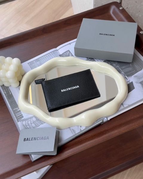 圖片 【BALENCIAGA】LOGO一字拉鍊卡夾 黑色