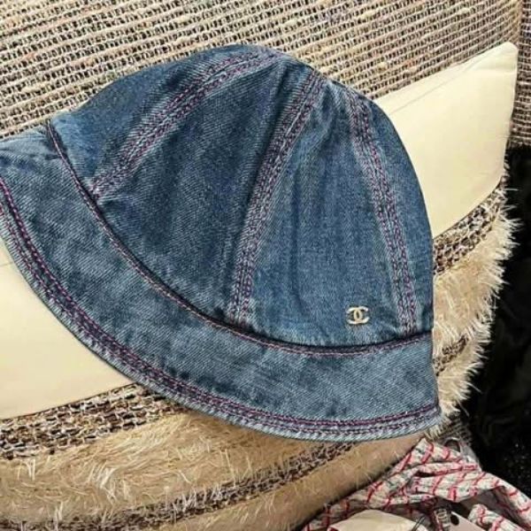 圖片 Chanel Coco beach 牛仔粉線漁夫帽