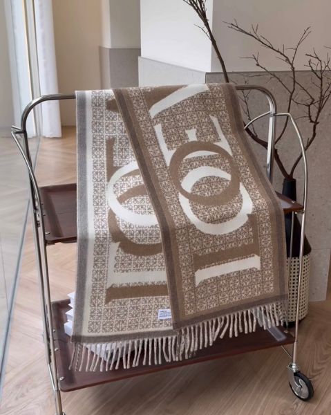 圖片 【LOEWE】羊絨羊毛雙面字體圍巾 奶茶色