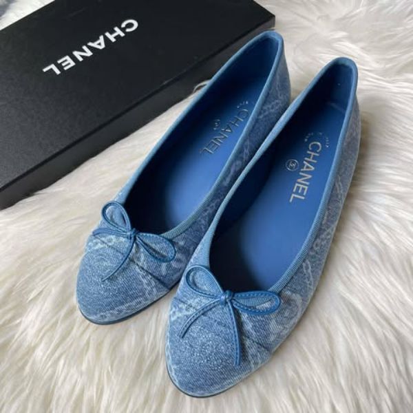 圖片 23a 淺牛仔山茶花鏈條芭蕾舞鞋