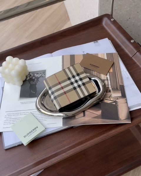 圖片 【BURBERRY】格紋內零錢袋短夾 典藏米色