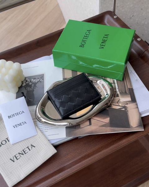 圖片 【BV】中編織皮革雙面卡夾 黑色