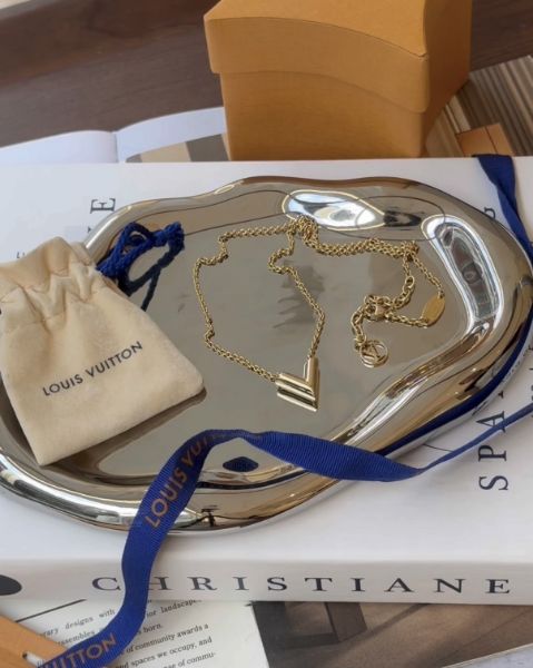 圖片 【LV】ESSENTIAL V項鍊 金色 M00857