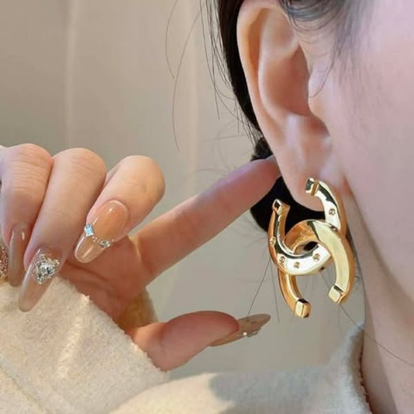 圖片 Chanel 26p新款大logo直款耳針