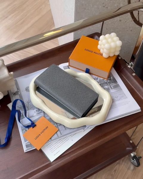 圖片 【LV】BRAZZA 長夾 灰色 M25966