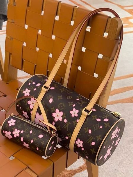 圖片 LV 爆款 🔥 M13097 村上隆 X 路易威登 LV x TM 🤎 限量樱花巴比倫保齡球包 美爆了💕