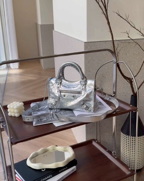 圖片 【BALENCIAGA】RLE CITY 迷你機車包 銀色