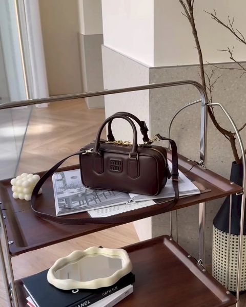 圖片 【MIUMIU】保齡球包 石南木色 (標準尺寸)