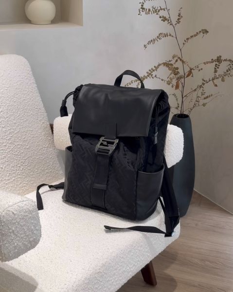 圖片 【FENDI】FLUX 後背包 黑色