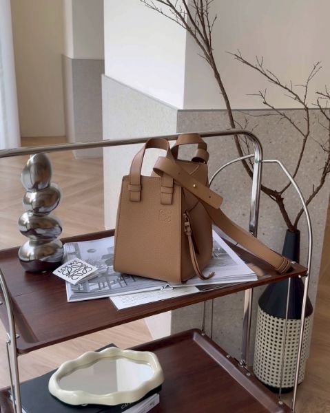 圖片 【LOEWE】HAMMOCK COMPACT 吊床包 太妃糖色 (小巧款)