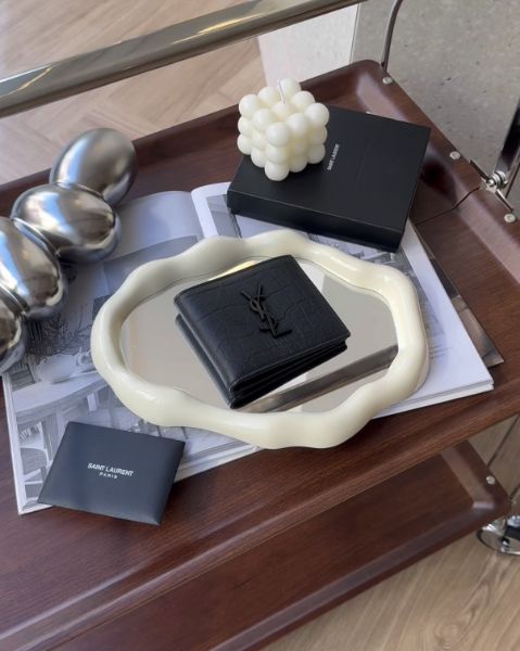 圖片 【YSL】CASSANDRA 鱷魚壓紋內八卡短夾 黑色