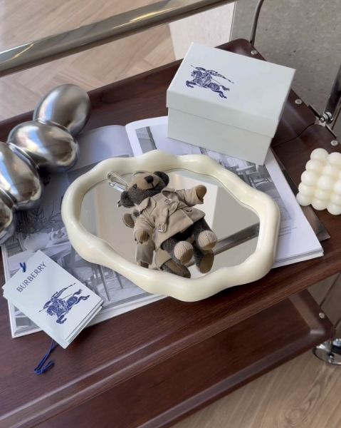 圖片 【BURBERRY】THOMAS 泰迪熊吊飾(風衣款經典米色)